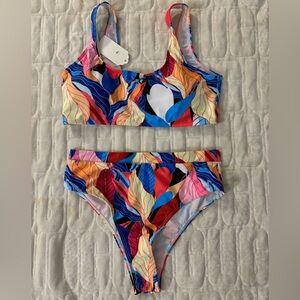 NWT - 2 piece Bathing Suit Floral Leaf Design Colorful.  Women’s Size Large